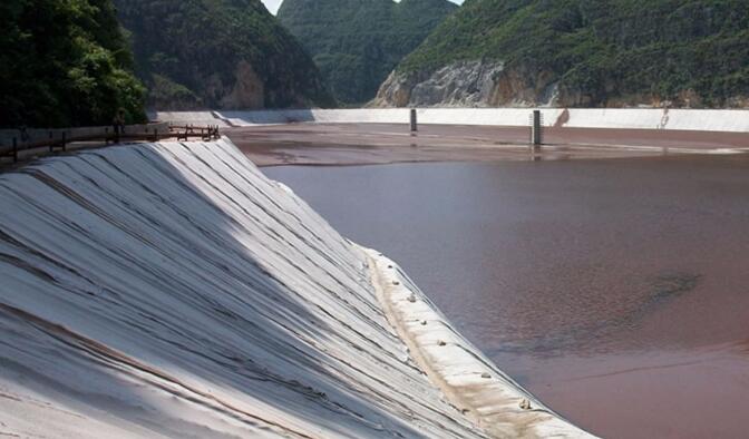 午夜神马福利膜在人工湖深水区及浅水区设计要求