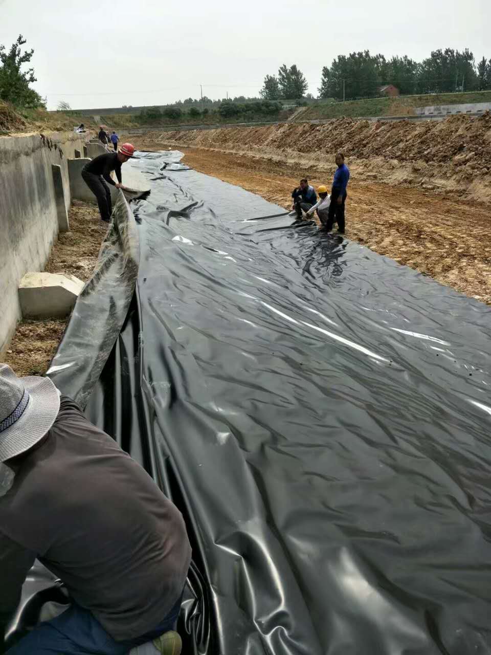 HDPE午夜神马福利膜施工重点及难点分析