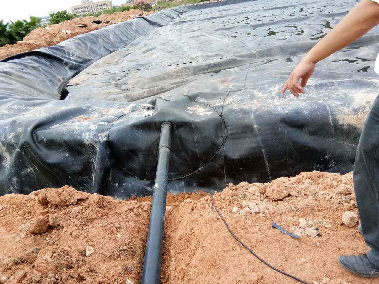 午夜神马福利膜在强透水地基充砂管袋围堰施工中的应用